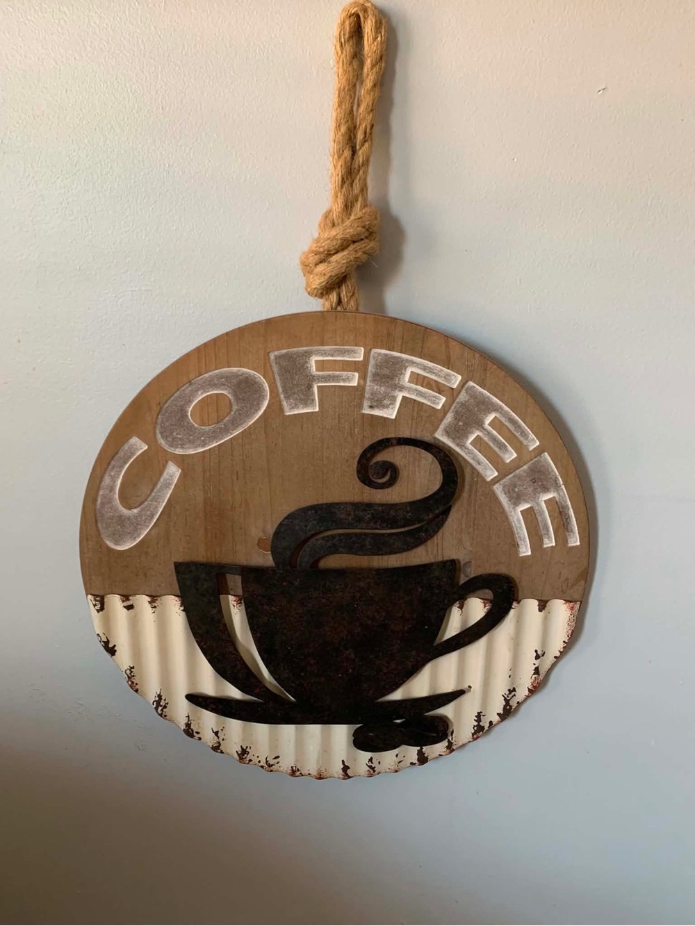 Rustic Coffee Wall Sign – Wood & Corrugated Metal Cup Décor with Rope Hanger